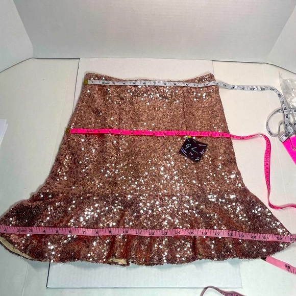 BNWT NASTY GAL ROSE GOLD SEQUIN MINI SKIRT SMALL - Picture 6 of 13